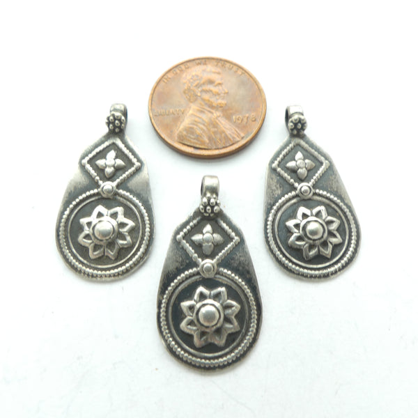 Indian Silver, Vintage Stamped Mini Pendant, Star Design, 27mm long, Sold Individually