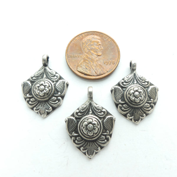 Indian Silver, Vintage Mini Pendant, Floral Design, 15x20mm, Sold Individually