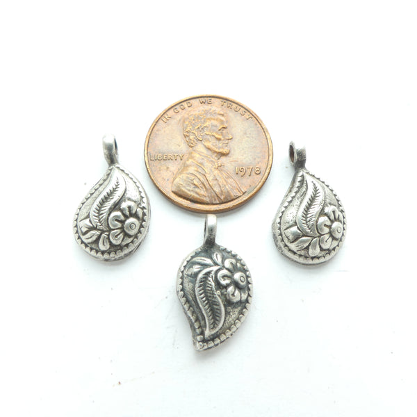 Indian Silver, Vintage Mini Pendants, Mango with Flowers 18mm, Sold as Set of 3