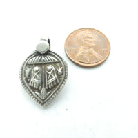 Indian Silver, Vintage Small Pendant, Buddha's Footprint, 27mm Long