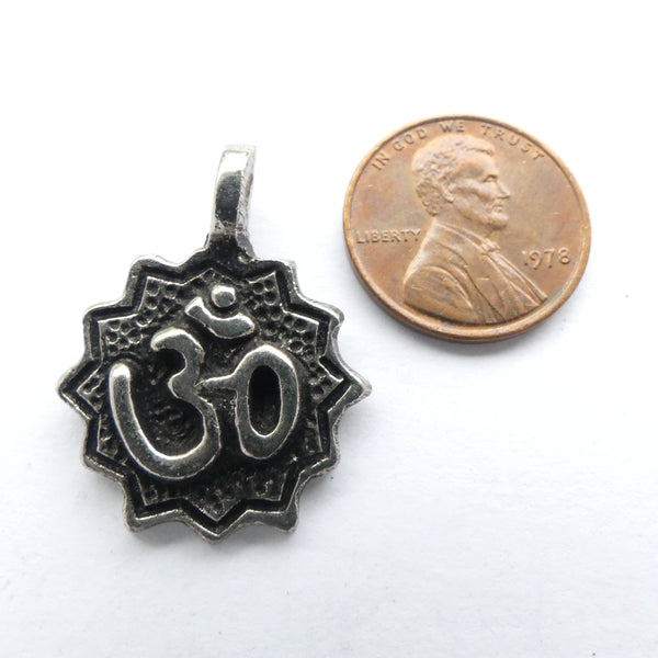 OM Pendant, White Metal, 27mm