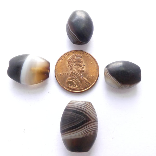 Banded Agates, Reproductions, Black & White to Beige Lenticular, 17x15mm, Set of 4